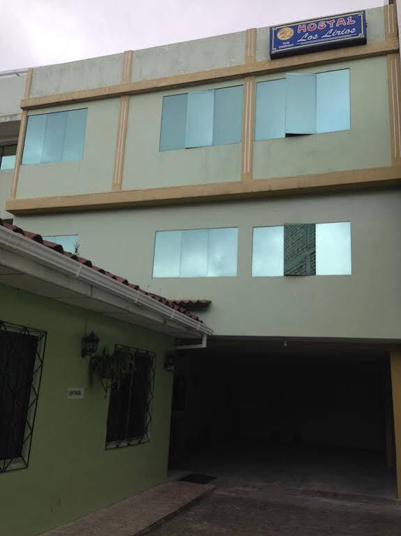 Hostal Los Lirios Loja Exterior foto